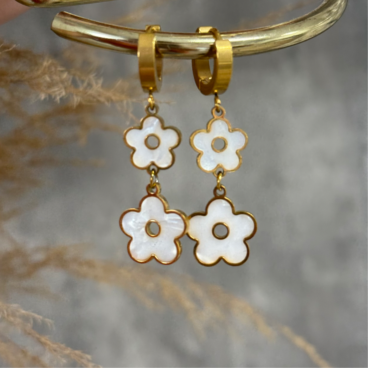 Daisy White Earrings