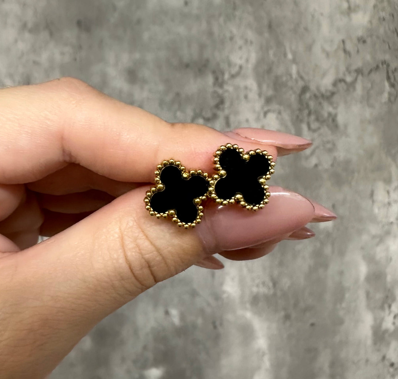 Clover Earring Black