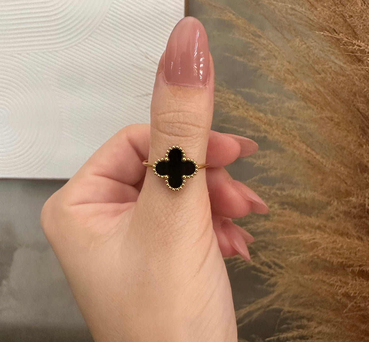 Clover Ring (Black)