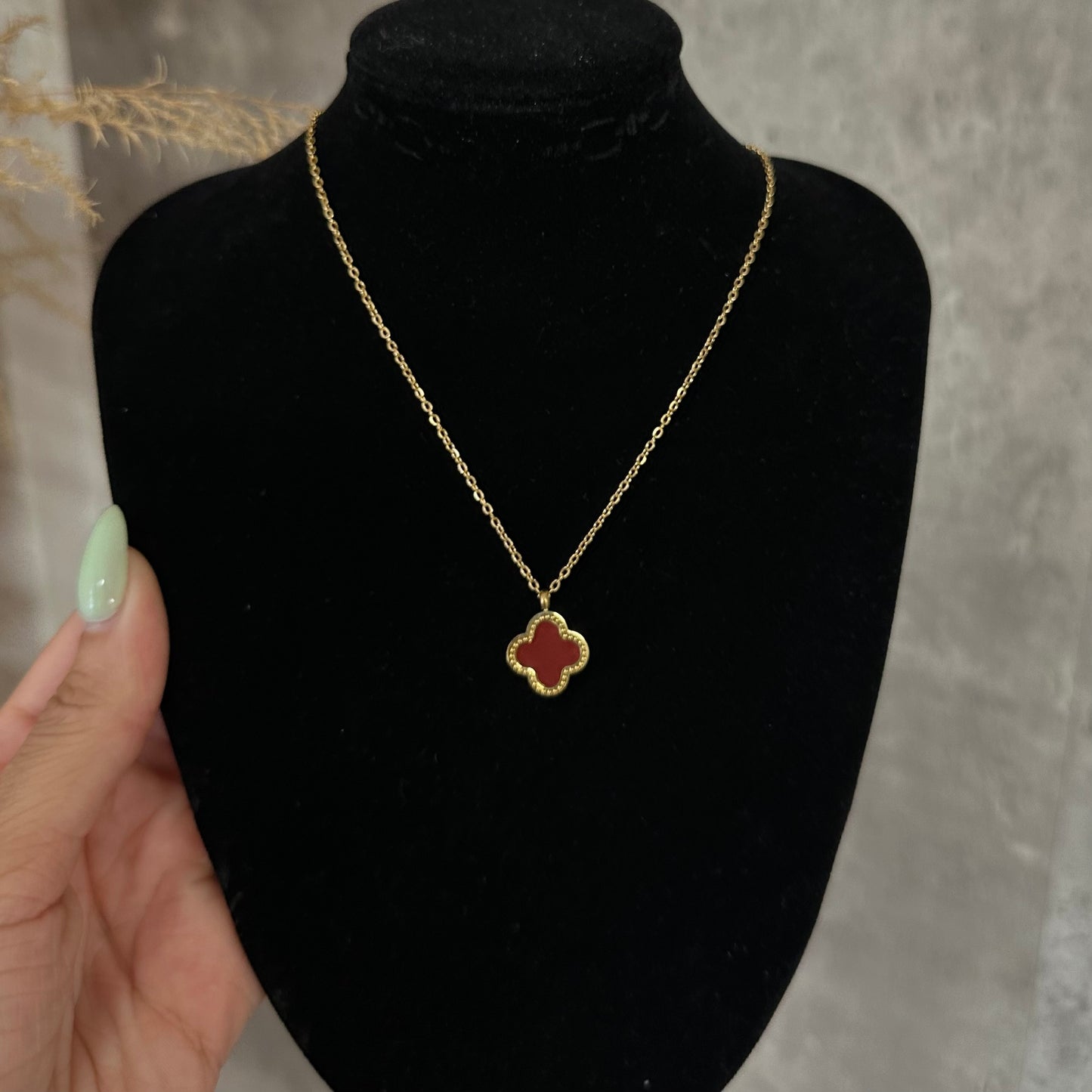 Clover Gold Red Wine Necklace