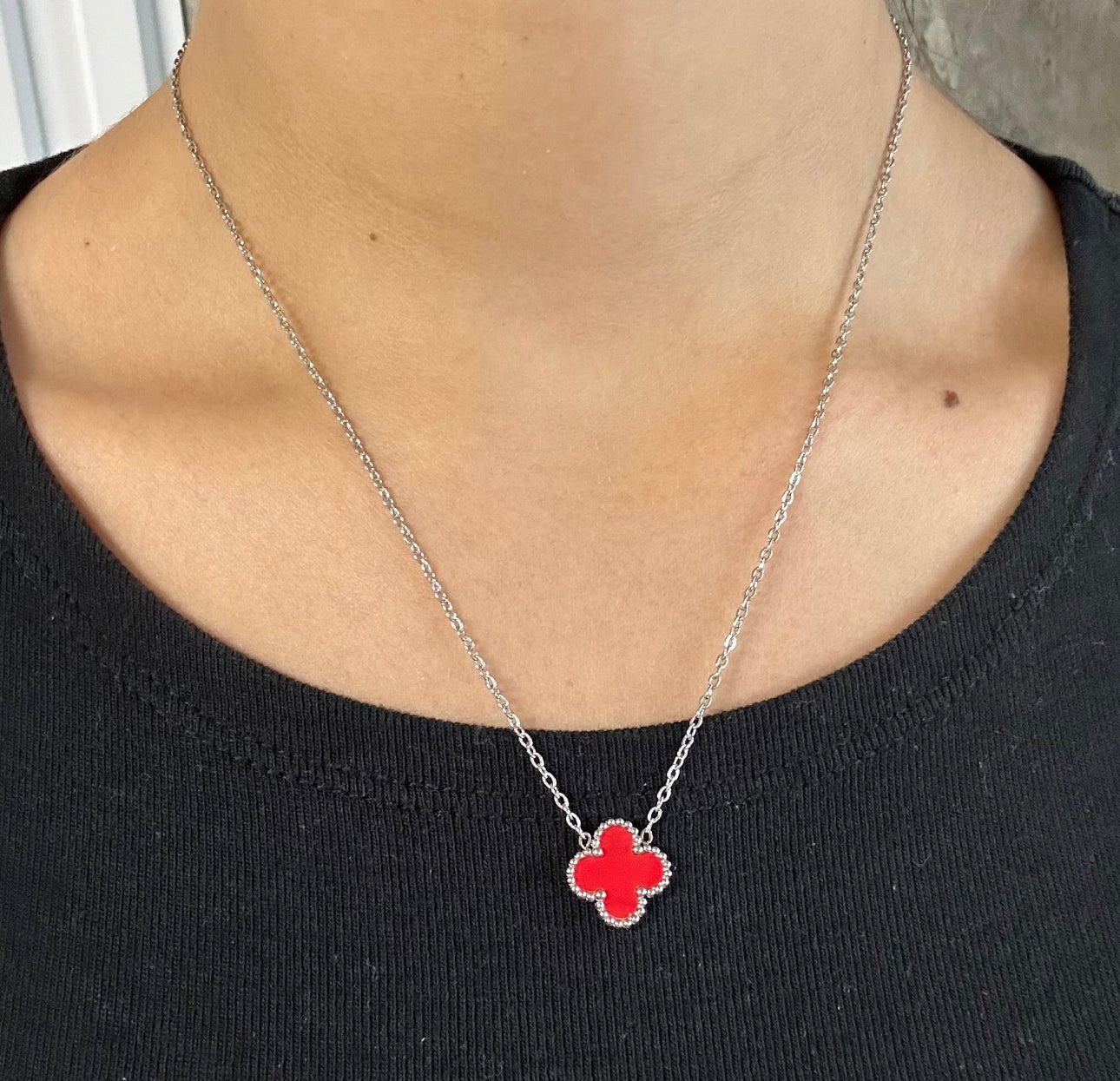 Single Clover Silver (Red)