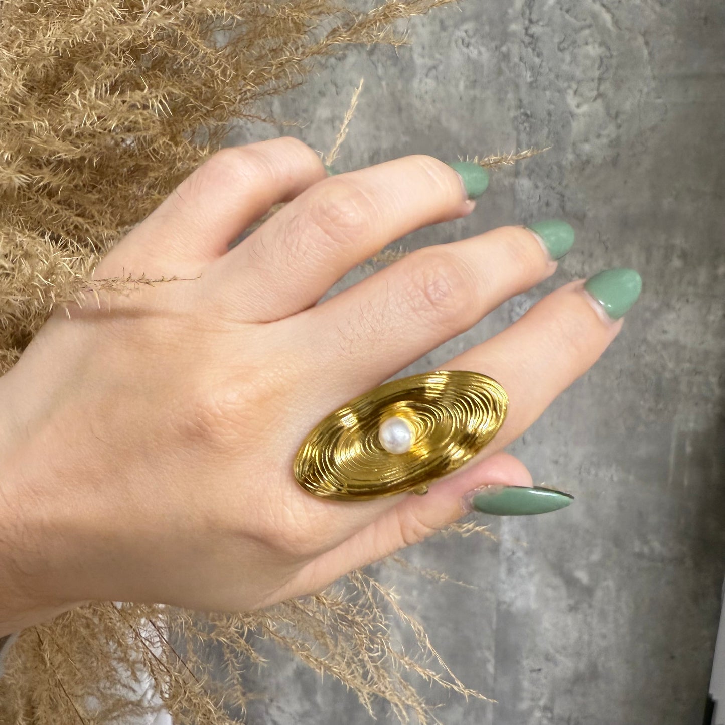 Oval Ring