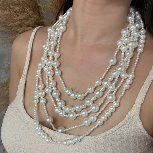 Elegante Pearl Necklace