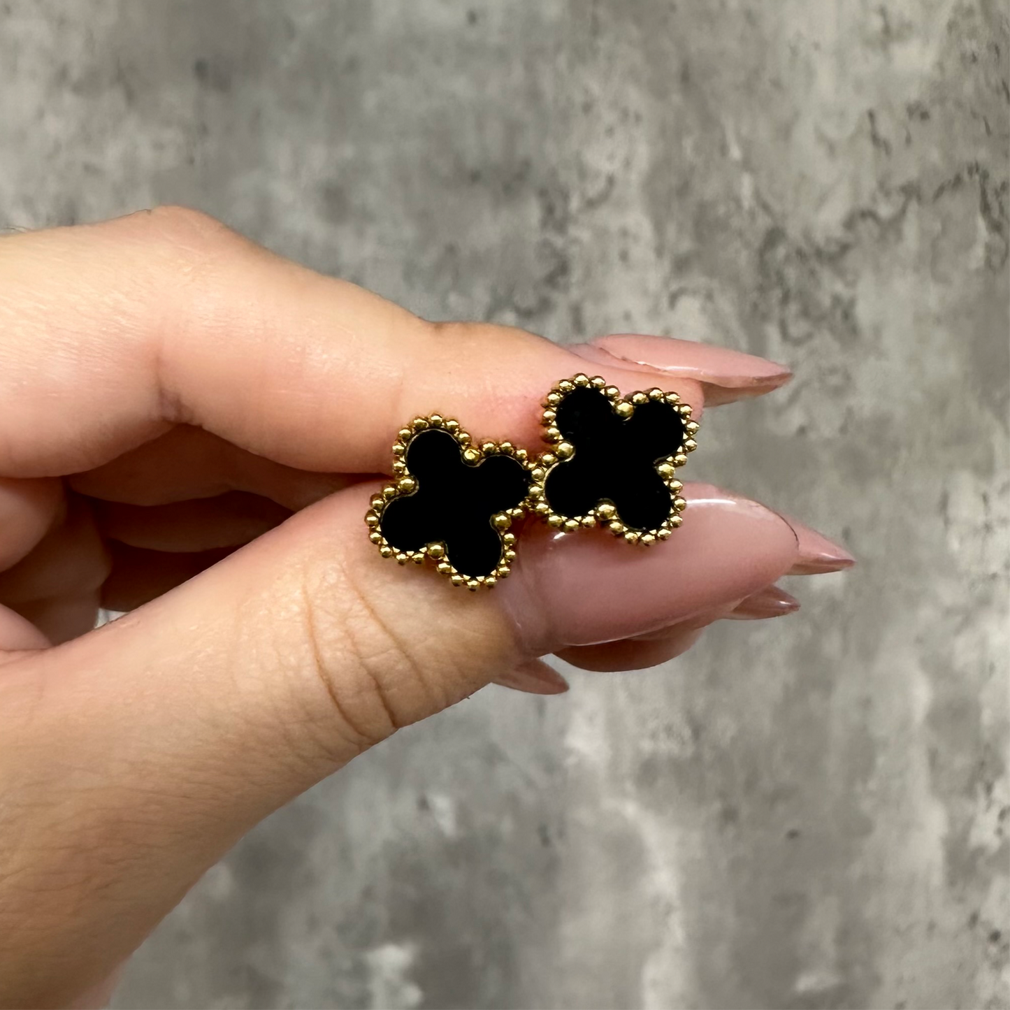 Clover Earring Black