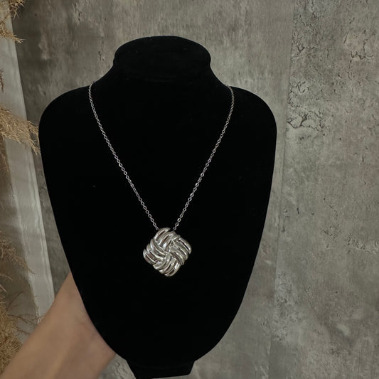 Elegante Necklace