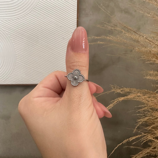 Clover Ring (Silver)